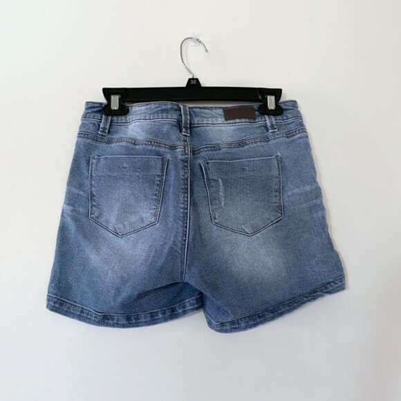 Jean short with zipper - Picture 2 of 9